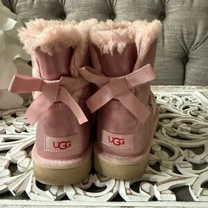 UGG Pink Back Bows Winter Shearling Short Boots Women’s 6